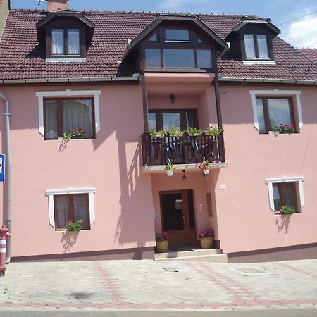 Flamingo Vendeghaz Bed & Breakfast Eger Exterior foto