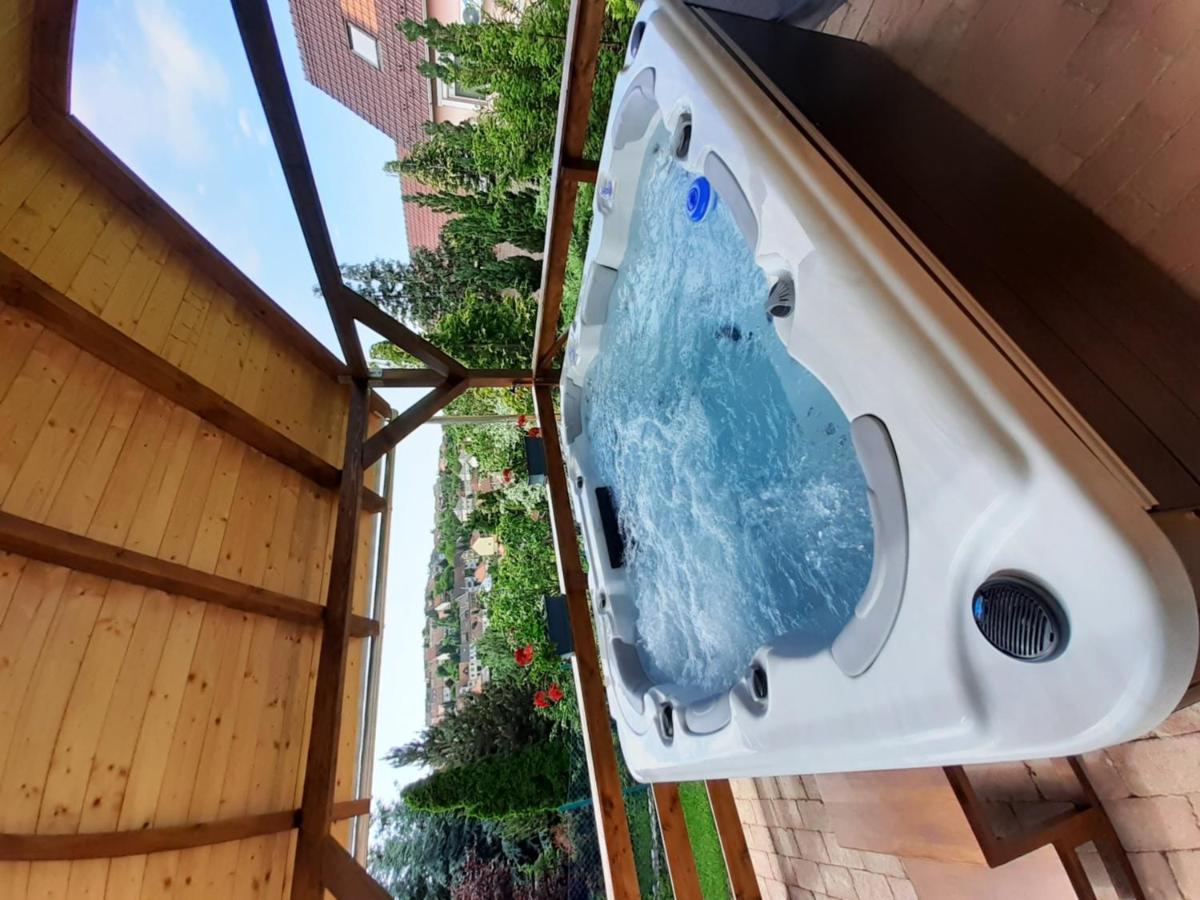 Flamingo Vendeghaz Bed & Breakfast Eger Exterior foto