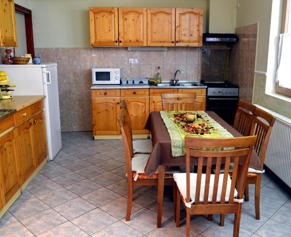 Flamingo Vendeghaz Bed & Breakfast Eger Exterior foto
